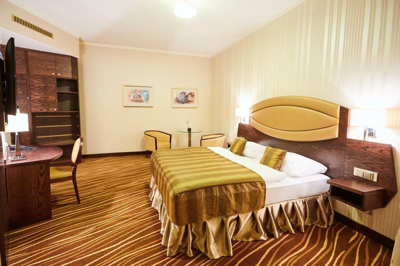Casino&Hotel Admiral Alzbetin Železná Ruda Екстериор снимка